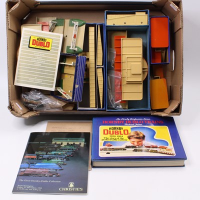 Lot 409 - Large tray containing Hornby-Dublo accessories...