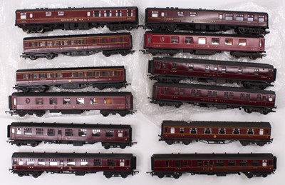 Lot 458 - Twelve bogie coaches, by Hornby, Mainline and...