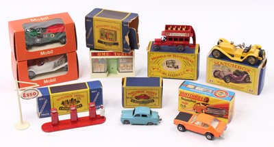 Lot 1453 - A collection of mixed Matchbox Lesney diecasts,...