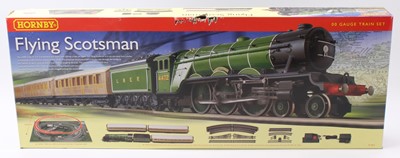 Lot 464 - R1072 Hornby ‘Flying Scotsman’ set comprising...