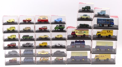 Lot 471 - Box of 35 Skaledale road vehicles, all (M)...