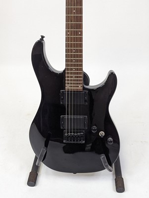 Lot 522 - A Peavey AT-200 electric guitar, serial no....