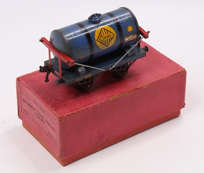 Lot 323 - 1929-30 Hornby ‘Colas’ bitumen tank wagon,...