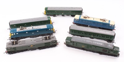 Lot 566 - Five Triang  ‘locos’: 3-car DMU Met-Cam...