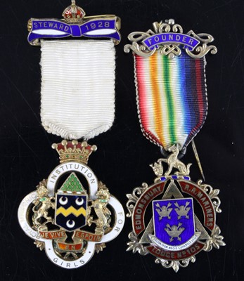 Lot 363 - A George V silver gilt and enamelled jewel for...