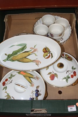 Lot 80 - A collection of Royal Worcester Evesham...