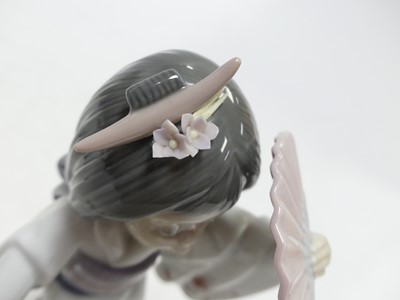 Lot 172 - A Lladro porcelain figure of a Geisha girl,...