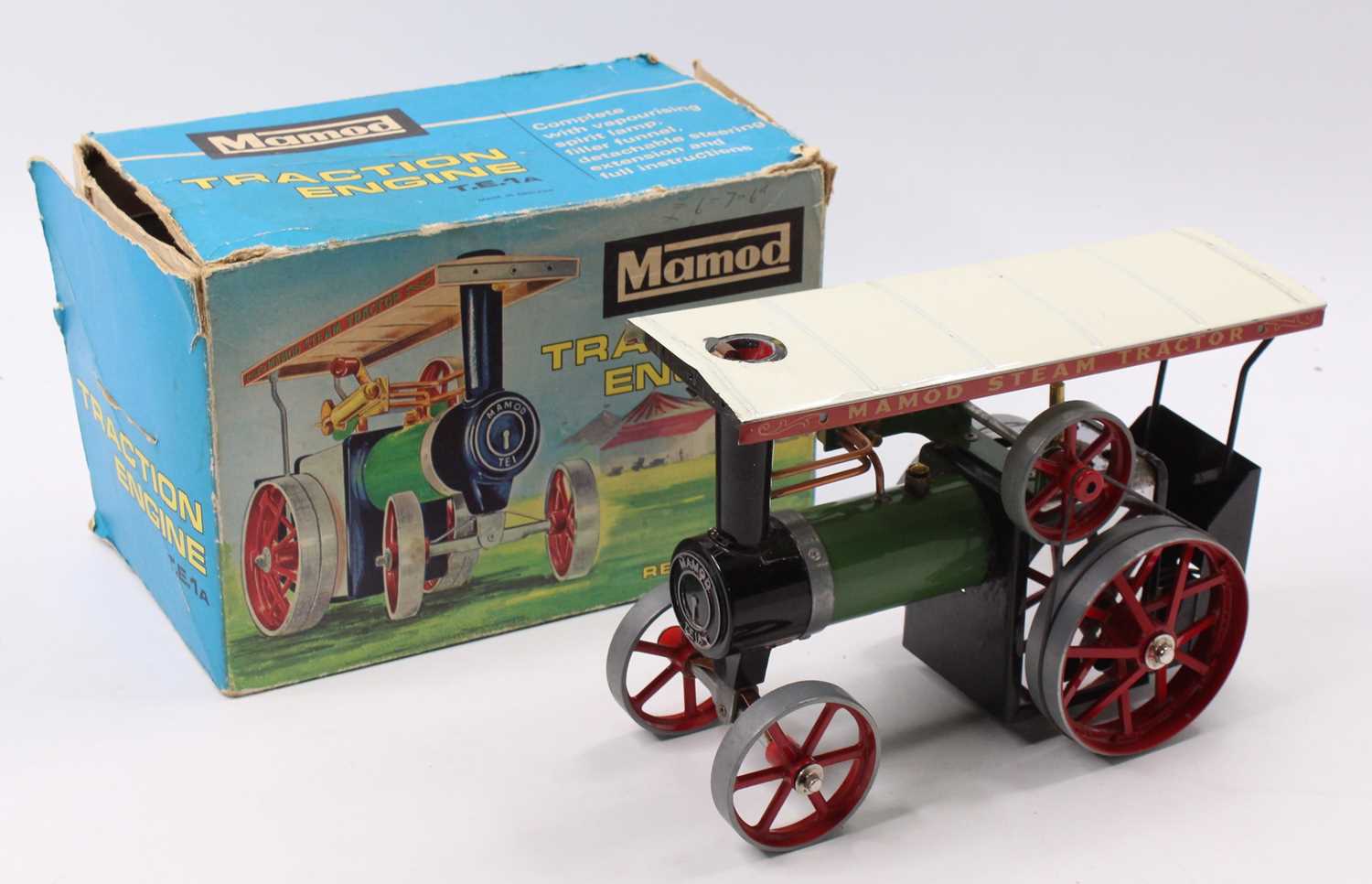 Lot 3 - A Mamod TE1A traction engine (reversing)...