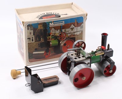 Lot 7 - A Mamod SR1A steam roller traction engine...
