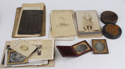 Lot 419 - Miscellaneous items to include antique snuff...