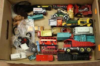 Lot 443 - A collection of diecast model vehicles to...