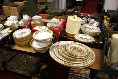 Lot 493 - An extensive Wedgwood Banquet pattern dinner...