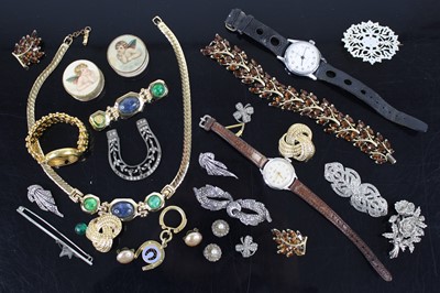 Lot 309 - A bag of assorted costume jewellery, fashion...