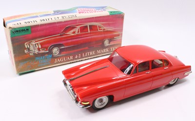 Lot 1762 - A Lincoln International plastic and battery...