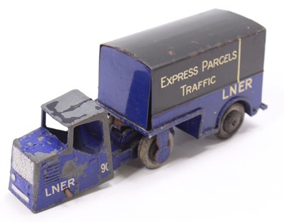 Lot 1195 - Dinky Toys 33R mechanical horse and box van...