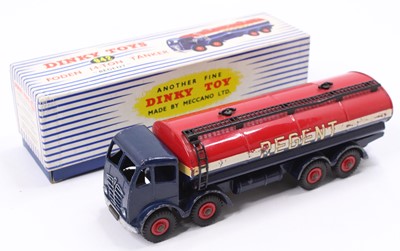 Lot 1225 - Dinky Toys 942 Foden 14-Ton 'Regent' Tanker,...