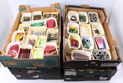 Lot 1737 - 6 boxes of various 1950s-1980s Meccano,...