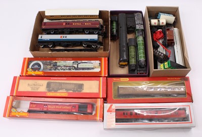 Lot 600 - A small collection of 00-gauge mainly Hornby:...