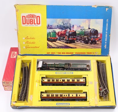 Lot 612 - Hornby-Dublo 2-rail items: No.2021 ‘The Red...