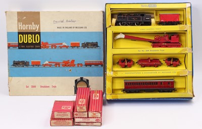 Lot 613 - Hornby-Dublo 2-rail items: No.2049 Breakdown...