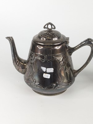 Lot 134 - A WMF Jugendstil pewter teapot and sugar bowl,...