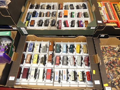 Lot 1505 - Three trays containing loose 00 gauge models...