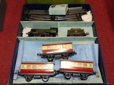 Lot 1520 - A collection of 0 and 00 gauge related...