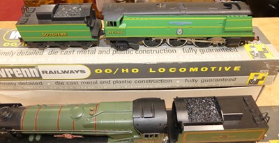 Lot 1554 - Three 00 gauge Wrenn loco and tenders as...