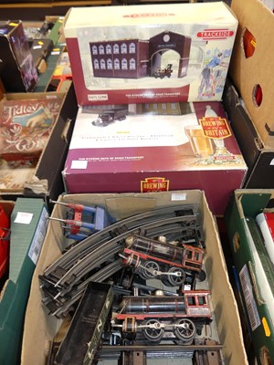 Lot 1593 - A box containing 0 gauge playworn models to...
