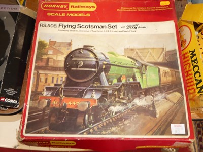 Lot 1619 - A small quantity of 00 gauge related models to...