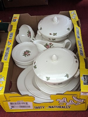 Lot 195 - A collection of Wedgwood Moss Rose pattern...