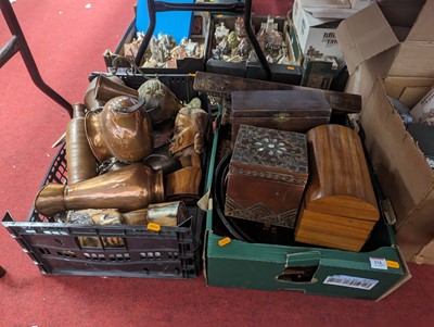 Lot 214 - A collection of miscellaneous items to include...