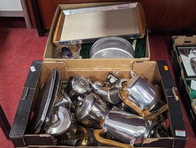 Lot 277 - Two boxes of metal ware to include piquet ware...