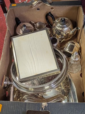 Lot 280 - A collection of silver plated items to include...