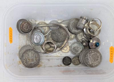 Lot 426 - A collection of mixed coinage to include...