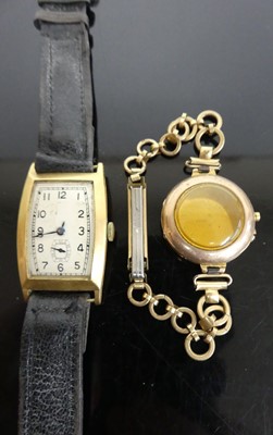 Lot 399 - A gent's Art Deco 18ct gold cased tank watch...