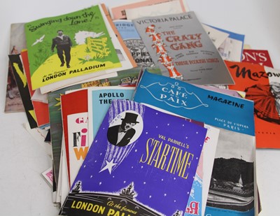 Lot 519 - A collection of vintage London theatre...