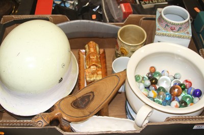 Lot 583 - Miscellaneous items to include a Chinese...