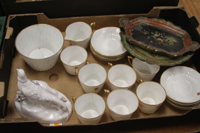 Lot 651 - A collection of ceramics to include a Royal...