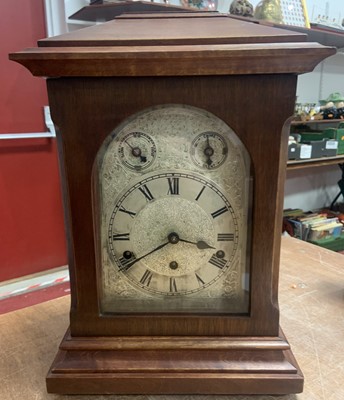 Lot 82 - A 19th century mahogany cased mantel clock,...