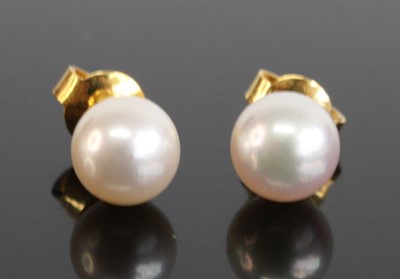Lot 2531 - A pair of yellow metal 7.3mm cultured pearl...