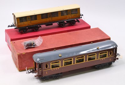 Lot 195 - Two Hornby bogie coaches: 1935-41 Saloon coach...