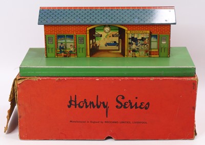 Lot 196 - 1934-7 Hornby Station No.1 (Wayside) green...