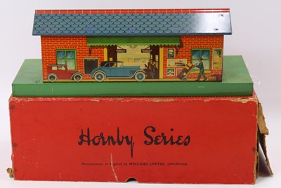 Lot 196 - 1934-7 Hornby Station No.1 (Wayside) green...