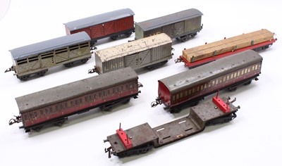 Lot 271 - Eight items of Hornby rolling stock all in (P)...