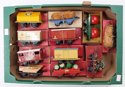 Lot 279 - Large tray containing eleven boxed Hornby...