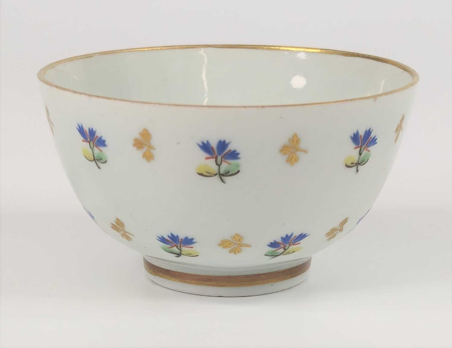 Lot 1092 - A Lowestoft porcelin tea bowl, circa 1790,...