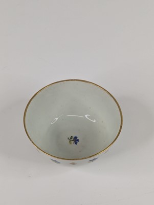 Lot 1092 - A Lowestoft porcelin tea bowl, circa 1790,...