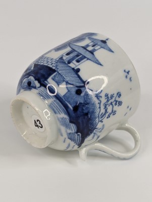 Lot 1094 - A Lowestoft porcelain coffee can, circa 1780,...