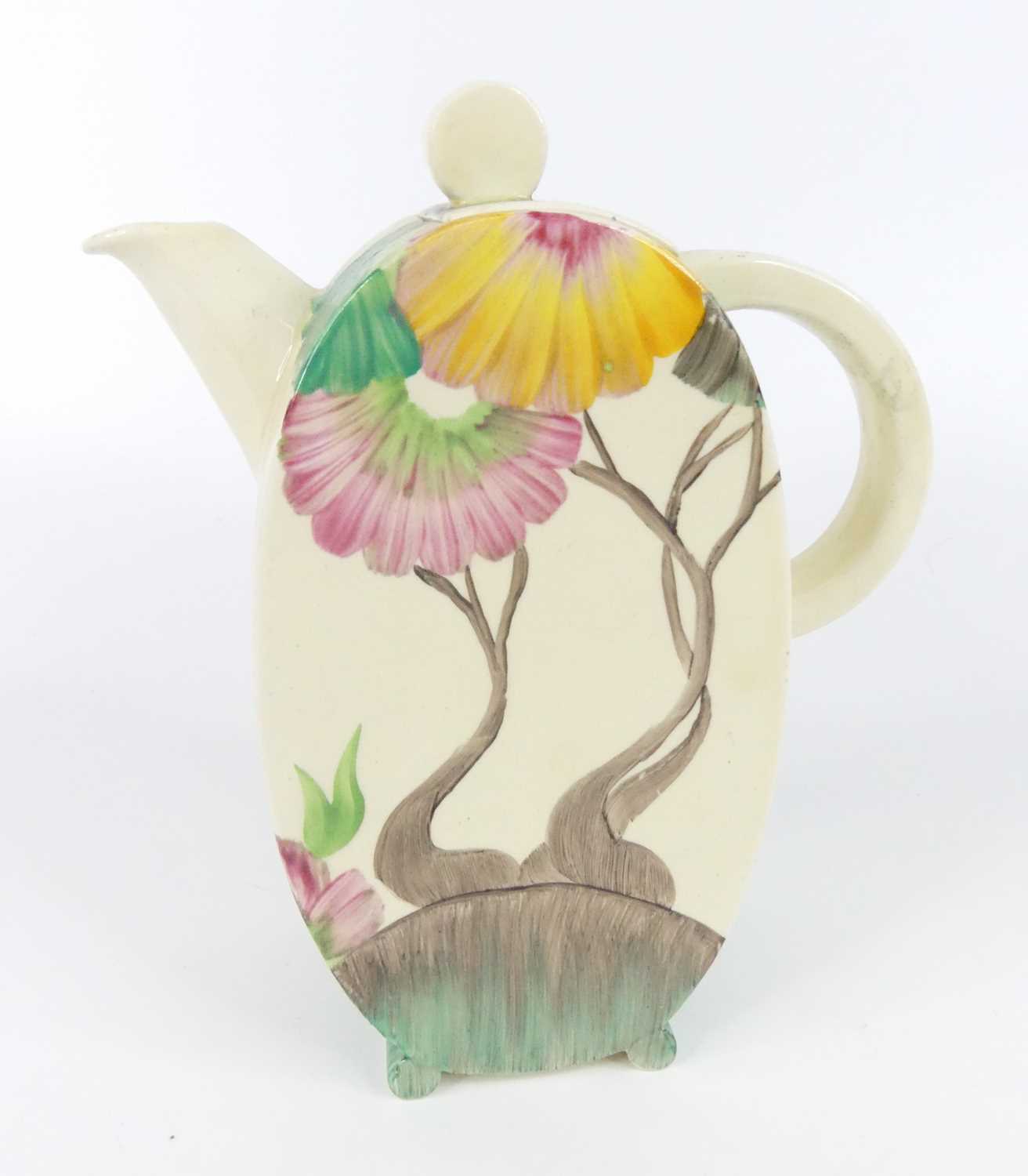 Lot 32 - A 1930s Clarice Cliff Viscaria pattern pottery...